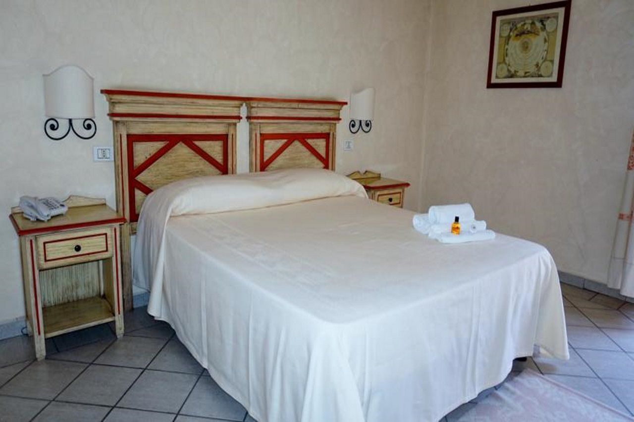 Hotel Colonna Palace Mediterraneo 4*