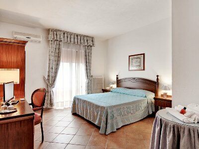 Colonna Palace Mediterraneo Hotel 4*