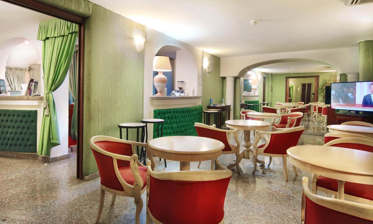 Hotel Colonna Palace Mediterraneo 4*